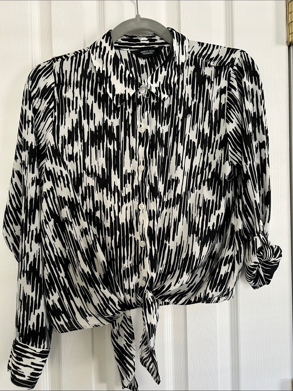 Simply Vera Vera Wang Black & White Graphic Button-Up Blouse